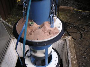 Kieswäscher nach dem Einsatz im Brunnen